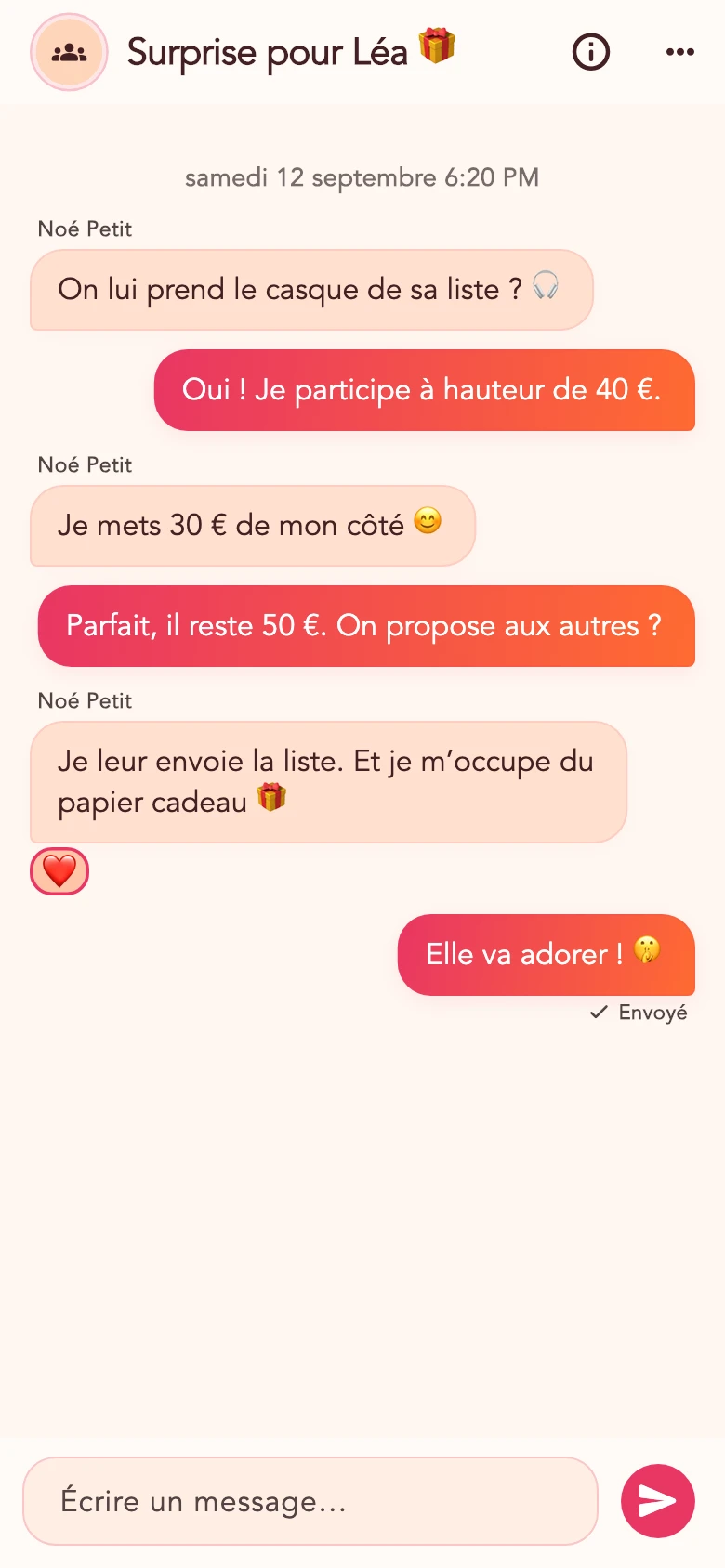 Messagerie Gifteen : dans le groupe Surprise pour Léa, Camille et Noé échangent sur le casque, leurs participations et le papier cadeau.